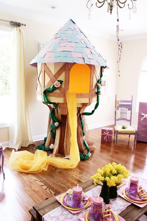 Tangled Outdoor Party, Rapunzel Tower Diy, Tangled Castle, Rapunzel Room, Rapunzel Tower, Tangled Birthday Party, Rapunzel Birthday, Rapunzel Birthday Party, Tangled Birthday