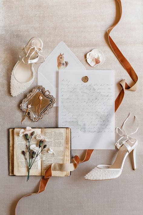 Flat Lays Wedding Details, Flat Lay Bride Details, Mens Detail Shots Wedding, Wedding Flat Lay Picture, Flat Lay Pictures Wedding, Creative Wedding Details Photography, Boho Flat Lay Wedding, What To Include In Wedding Detail Photos, Wedding Ring Flat Lay Photography