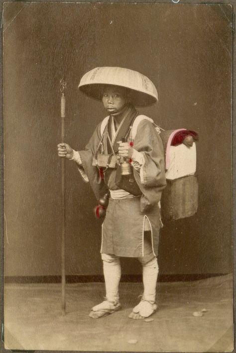 Japanese Doctor, Japanese Costume, Buddhist Monks, Ancient Japan, Japanese Folklore, Japan History, Japanese Street, Japanese Streets, Art Japonais