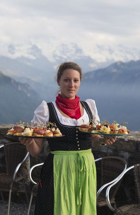 Dirndl, Switzerland Food Traditional, Switzerland Culture, Switzerland People, Germanic People, Switzerland Outfit, Switzerland Food, Swiss National Day, Swiss Cuisine