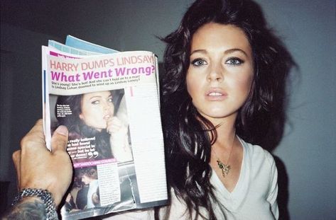 2000s on Twitter: "Lindsay Lohan burning tabloids of herself. an iconic shoot, 2006.… " 2000s Lindsay Lohan, Late 2000s Aesthetic, 2000s Posters, 2000s Pop Culture, Lindsey Lohan, 2000s Pop, 2000s Party, 90s Pop Culture, 2000s Emo