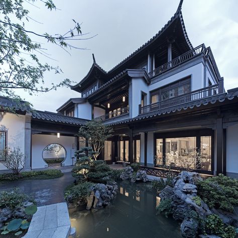 Gallery of Life and Aesthetics Experience in Phoenix Mansion / gad - 5 Japan House Exterior, Japanese Mansion, Modern Japanese House, Mansion Aesthetic, China House, Chinese Courtyard, Asian House, Chinese House, Japanese Home Design