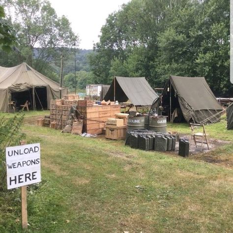 Peak rail 40s event #ww2 #rennacting #ww2reenacting #livinghistory #usgi #1stdiv #gi #usarmy U S Army Soldiers, Military Camp Pictures, Army Vs Marines, Military Nurse, Camp Pictures, Us Army General, Broken Iphone Screen, Empty Fridge, Gas Work