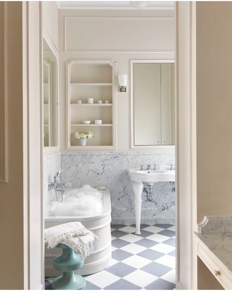 Checkered Floor Bathroom, Kasha Paris, Floor Bathroom Ideas, Parisian Bathroom, Checkered Floor, Paris 6, Checkered Floors, Cast Iron Bathtub, Floor Bathroom