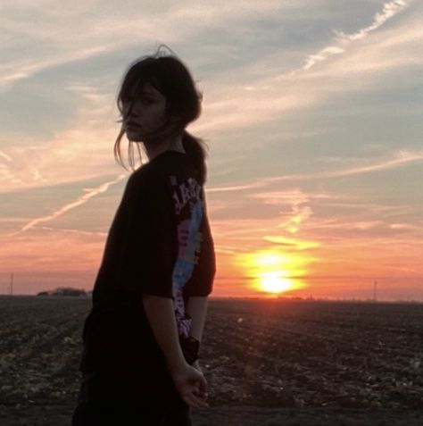 #midwest #midwestgothic #midwestcore #aesthetic #sunset #photography #nebraska Bonito, Midwest Gothic Aesthetic Outfits, Midwest Horror, Midwest Emo Style, Emo Aesthetic Girl, Midwestern Gothic Aesthetic, Skylar Aesthetic, Midwest Gothic Aesthetic, Midwestern Emo Aesthetic