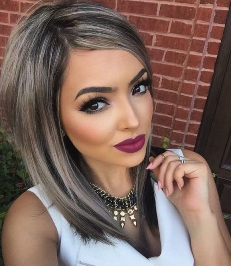 Brown Hair With Silver Highlights, Gray Balayage, Kadeřnické Trendy, Bronde Balayage, Blending Gray Hair, Gray Hair Highlights, Brown Hair With Highlights, Dark Brown Hair, Brown Hair Colors