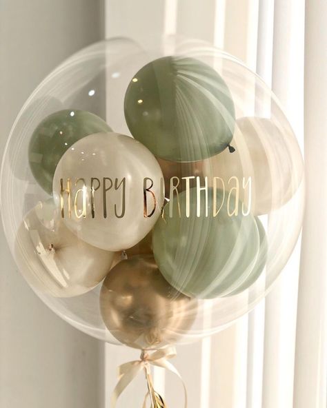 Aesthetic Ballon Decoration, Minimal Birthday Party Ideas, Pastel Green Birthday Decorations, Simple Birthday Balloon Decorations, Birthday Balloon Decorations Simple, Ballon Decorations Simple, Green Birthday Aesthetic, Party Colour Themes, 40 Birthday Balloons