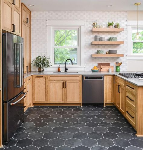 Black Hexagon Floor Tiles with Honey Stained Cabinetry - Transitional - Kitchen Gray Floors Kitchen Ideas, U Shaped Kitchen, Treehouse Kitchen, Hexagon Tile Kitchen, Honey Oak Cabinets, Natural Wood Kitchen, Black Tile, Oak Kitchen Cabinets, Honey Oak