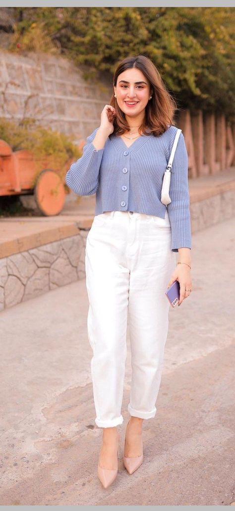 [CommissionsEarned] 77 Essential Casual College Outfits Indian Recommendations You'll Be Surprised By In All Season #casualcollegeoutfitsindian Casual Red Dress Outfit Fall, 30 Woman Style, College Outfits Women Summer, Mid Size Elegant Outfits, Colorful Striped Shirt Outfit, Mauve And Black Outfit, Office Outfit For Short Women, Work Wear Women Indian, Smart Casual Dresses Women