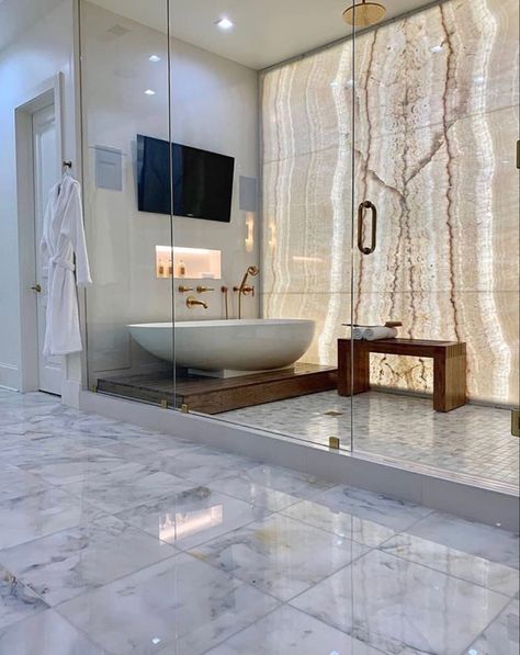 Backlit Onyx Bathrooms Luxury Modern, Master Bathrooms Luxury, Royal Bathroom, Bathrooms Luxury, Dark Bathrooms, Luxury Master Bathrooms, Bathroom Luxury, Marble Flooring, Toilet Design