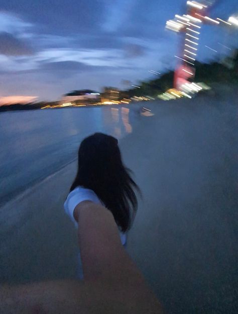 Sunset Blurry, Siloso Beach, Beach Fotos, No Face Photo, No Face, Face Photo, Photo Inspo, Beach Photos, Beach Sunset