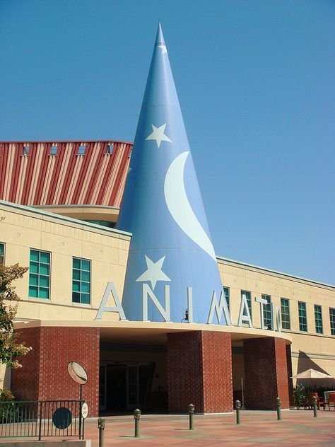 disney animation studio: I had to go here occasionally for sales meetings with disney staff and i *LOVED* it Pixar Studios Office, Disney Animation Studios Office, Disney Studios Burbank, Job Manifestation, Walt Disney Studio, Animation Aesthetic, Dreamworks Studios, Vintage Animation, Egyptian Architecture