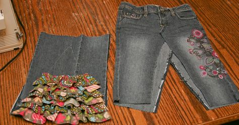 Jeans Into Skirt, Baby Ugg Boots, Upcycle Clothes Diy, The Whoot, Skirt Tutorial, Kleidung Diy, Stylish Skirts, Upcycle Jeans, Old Jeans