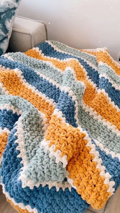 Movie Nights Throw – Easy Chunky Crochet Blanket - CJ Design Blog Crochet Cloud Blanket, Cloud Blanket Crochet, Easy Crochet Patterns Free Beginners, Cj Design, Cloud Blanket, Chunky Crochet Blanket Pattern, Yarn Color Combinations, Modern Crochet Blanket, Chunky Crochet Blanket