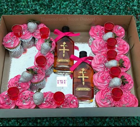 21 Cupcakes Birthday Ideas, 21st Birthday Cupcake Ideas, Birthday Cake With Alcohol Bottles, Bae Birthday, Pink Cupcakes Birthday, Hawaiian Birthday Cakes, Alcohol Birthday Cake, Hennessy Cake, Square Birthday Cake