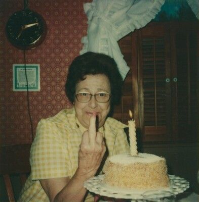 Old People Memes, Funny Family Photos, Funny Old People, 밈 유머, Mode Hippie, Middle Aged Women, Funny Happy Birthday, Birthday Meme, Family Humor