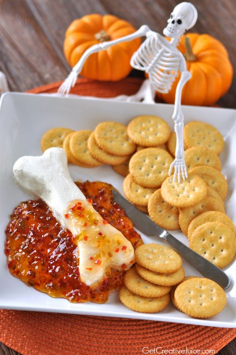 Skeleton Bone Halloween Appetizer Halloween Appetizers For Adults, Halloween Food For Adults, Witch Fingers, Halloween Appetizer, Halloween Appetizers Easy, Halloween Camping, Halloween Party Appetizers, Halloween Food Appetizers, Image Halloween