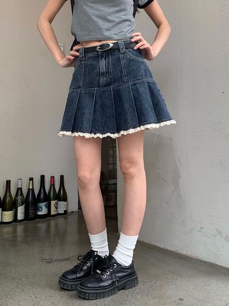 Womens Coquette Aesthetic Lace Trim Denim Pleated Mini Skirt - L Jean Pleated Skirt Outfit, Denim Pleated Skirt Outfit, Pleated Denim Skirt Outfit, Denim Tennis Skirt, Pleated Jean Skirt, Coquette Skirt, Denim Pleated Mini Skirt, Denim Skirt Y2k, Shoulder Tops Outfit