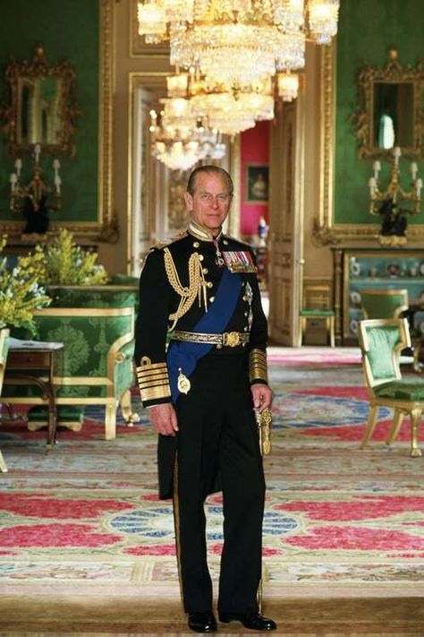 Windsor Castle Interior, Prince Philip Queen Elizabeth, Prins Philip, Recipes Only, Castle Interior, Rainha Elizabeth Ii, Prinz William, Lady Louise Windsor, Prinz Harry