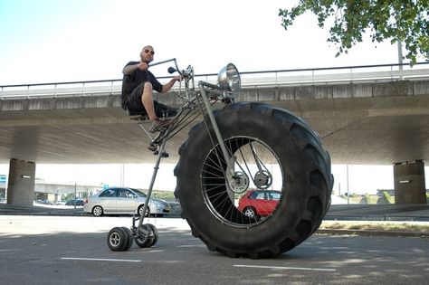 A monsterbike | 12 Weird Combinations That Actually Work Monster Bike, Tractor Tire, Velo Cargo, Vespa Scooter, Penny Farthing, Custom Bike, Fat Bike, Big Wheel, Pedal Cars
