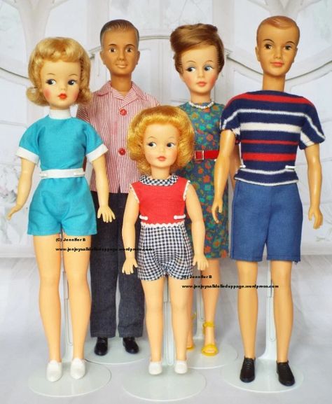 Memory Clothes, 1960s Toys, Tammy Doll, Barbie Doll Clothing Patterns, Ideal Toys, Sindy Doll, Doll Beds, Romper Suit, Doll Family