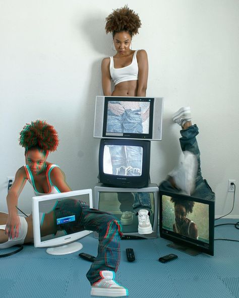 K I M B E R L Y. on Instagram: “Thrifted some TVs & used one I already had for this shoot. I wanted to figure out a way to project my image on each screen but I couldn’t…” Tumblr, Tv Shooting, Old Computers, Photoshoot Concept, Cinematic Photography, Dark Room, Old Tv, Senior Year, 21st Birthday