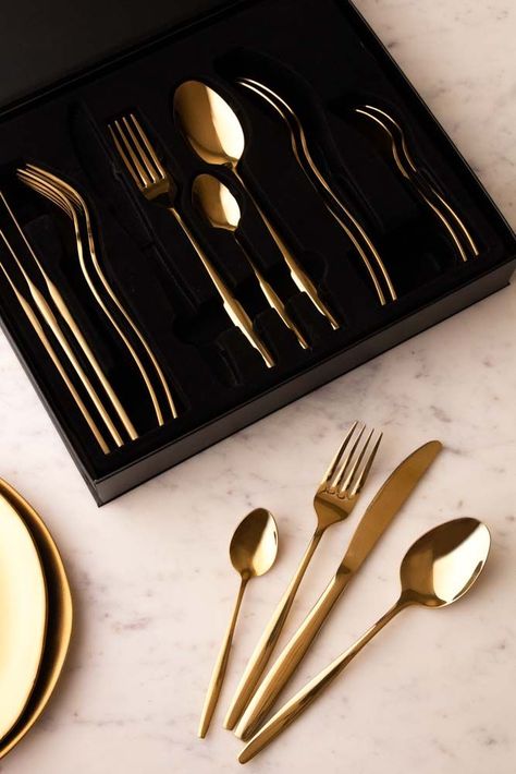 Cafe Gold, Wedding Cutlery, Copper Flatware, Gold Cutlery Set, Cutlery Design, Quirky Kitchen, Unique Dining Room, Funny Tea Towels, Box Bedroom