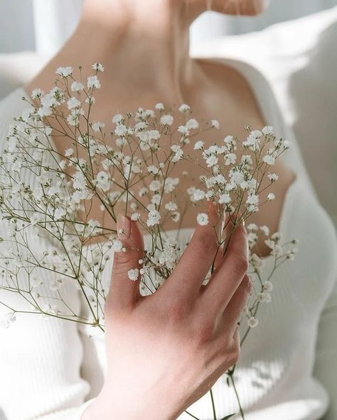 Drawing inspiration from delicate baby’s breath/gypso flowers, this season’s accessories exude a whimsical charm and ethereal elegance 🤍 Tumblr, Breath Flower Aesthetic, Baby Breath Flower Aesthetic, Babys Breath Aesthetic, Cottage Core Photoshoot, Baby Breath Flower, Photography Inspiration Creative, Beautiful Diamond Earrings, Flower Photoshoot