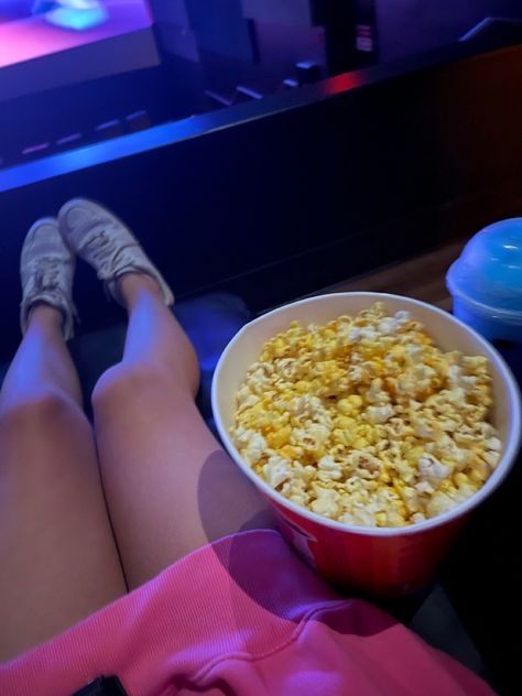 Movie date, hang out ideas, movie aesthetic, date ideas Couple Watching Movie On Couch Aesthetic, Cute Date Ideas Aesthetic At Home, Movie Date Aesthetic, Hang Out Ideas, Aesthetic Date Ideas, Cute Dates, Cinema Date, Aesthetic Date, Movie Date