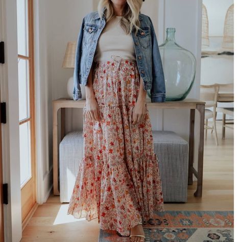 Liberty Print. Elastic Waist Can Fit Several Sizes. Teen Modest Outfits, Long Flowy Skirt Outfit, Summer Outfits Denim, Outfits College Summer, Summer Outfits Dresses Sundresses, Summer Outfits College, Flowy Skirt Outfit, College Summer Outfit, Summer Outfits Classy