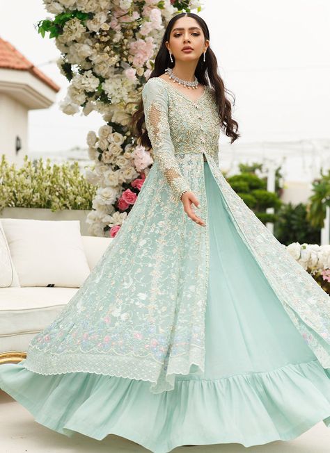 Farah Talib Aziz. Alishay Kalidaar Wadding Dresses, Net Gown Designs, Front Open Gown, Frock Designs For Women, Gowns Dresses Indian, Farah Talib Aziz, Long Frock Designs, Net Gowns, Frock Designs