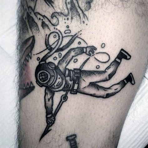 60 Diver Tattoo Designs For Men - Underwater Ink Ideas American Traditional Diver Tattoo, Scuba Tattoos For Guys, Deep Sea Diver Tattoo, Diver Tattoo Ideas, Diver Tattoos, Ocean Tattoos Men, Clam Tattoo, Scuba Diver Tattoo, Men Underwater