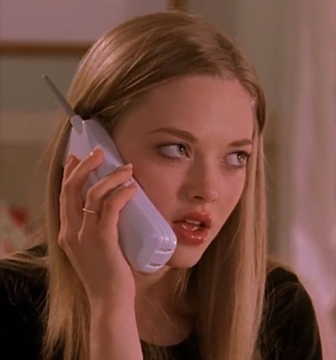 four way call - karen smith Karen Smith Mean Girls, Karen Mean Girls, Mean Girl 3, Mean Girls Aesthetic, 2000s Icons, Karen Smith, 2000s Girl, 2000s Aesthetic, Regina George