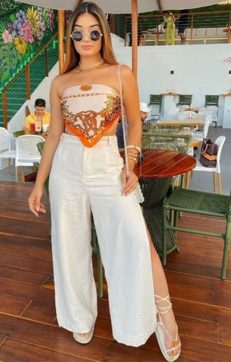 Outfits casuales para una cena informal" #CasualFashionistaStyle #CasualFashionDiaries #CasualFashionInspo #CasualFashionGoals #CasualFashionLover #CasualFashionAddict Goa Outfits, Cancun Outfits, Beachy Outfits, Mode Grunge, Beach Outfit Women, Beach Wear Outfits, Looks Party, Elegante Casual, Dinner Outfits