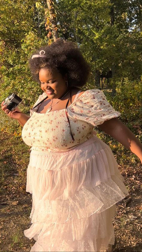 Pretty Plus Sized Woman, Black Femininity Plus Size, Plus Size Princesscore, Coquette Fashion Plus Size, Coquette Outfits Plus Size, Balletcore Plus Size, Plus Size Balletcore, Plus Size Coquette Aesthetic, Coquette Outfit Plus Size