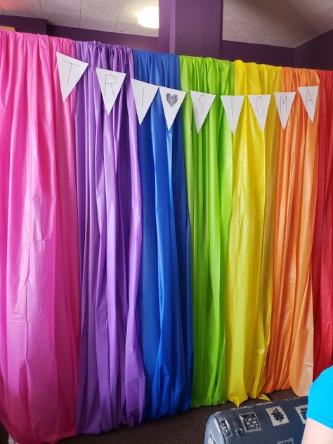 I bought some colored tablecloths from walmart for 97 cents, 4 pvc pipes from lowes, and 4 pvc pipe connectors. I put them together to create a rainbow backdrop for a TRI SIGMA Cheerwine and Design party. Tablecloth Backdrop Diy, Diy Pvc Pipe Backdrop, Colored Tablecloths, Ceremony Backdrop Diy, Wedding Party Table Backdrop, Plastic Tablecloth Backdrop, Pvc Pipe Connectors, Graduation Preschool, Tablecloth Backdrop