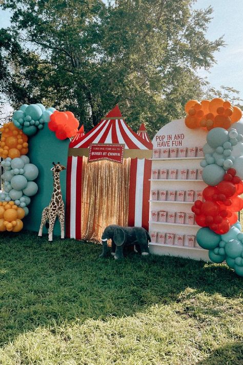 Check out this fabulous circus-themed birthday party! The party decorations are wonderful!! See more party ideas and share yours at CatchMyParty.com Circus Theme 3rd Birthday Party, Circus 5th Birthday Party, Carnival Theme Balloons, Circus Themed 1st Birthday Party, Circus Party Ideas Decoration, Carnival Theme 1st Birthday Boy, Circus Themed Decorations, Kids Carnival Ideas, Circus Food Party