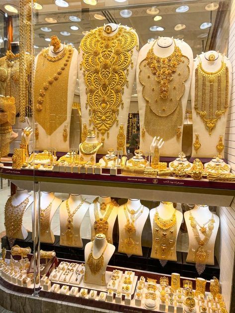 Gold Set Dubai, Dubai Gold Necklace, Gold Souk Dubai, Dubai Jewellery, Gold Souk, Dubai Gold Jewelry, Dubai Airport, Jewellery Shops, Airport Terminal