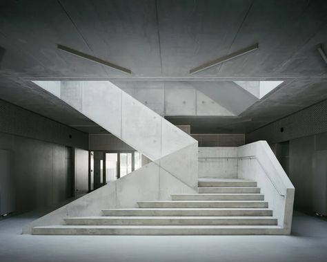 Interior Staircase, Stair Detail, Concrete Stairs, Stairs Architecture, Stair Handrail, Brutalist Architecture, Interior Stairs, Modern Staircase, Hans Christian