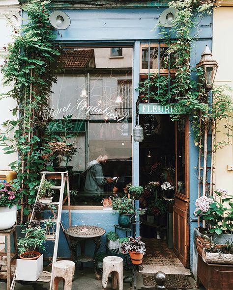 Paris Flower Shop, Song of Style Minimal Resume Design, Cafe Exterior, Shop Exterior, Cover Letter Design, Zen Space, Dekor Diy, 카페 인테리어 디자인, Flowers Shop, Cv Design