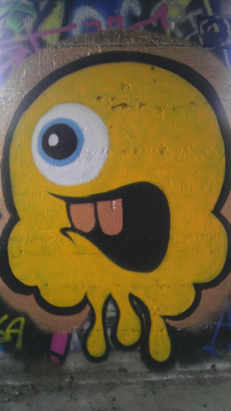 Riverside graffiti paint art faces cali inland empire Graffiti Faces Cartoon, Graffiti Art Simple, Simple Graffiti Art, Graffiti Ideas Simple, Tagging Graffiti Ideas, Graffiti Faces, Simple Graffiti, Graffiti Face, Marvel Art Drawings