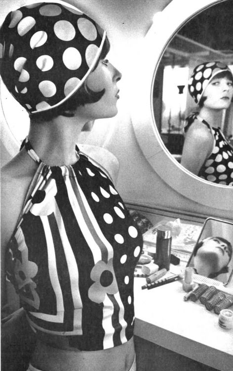 Helga Jones by Jeanloup Sieff, 1972. Jean Loup Sieff, Mary Quant Fashion, Jeanloup Sieff, Jerry Hall, Jean Shrimpton, Mary Quant, Fashion 1960s, Fashion 70s, Peter Lindbergh