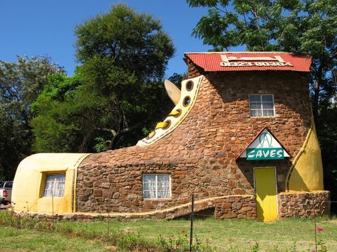 Shoe House, Mpumalanga, South Africa Architecture Cool, Crazy Home, Architecture Unique, Crazy Houses, Crazy House, Unusual Buildings, Unusual Homes, Unique Buildings, Amazing Buildings