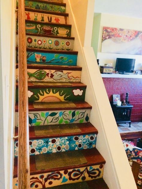 Cabinet Art Painting, Vintage House Aesthetic Interior, Hippy House Aesthetic, Crazy Home Ideas, Artistic House Decor, How To Decorate Door, 90s Whimsigoth Home, Earthy Colorful Bedroom, Creative House Decor