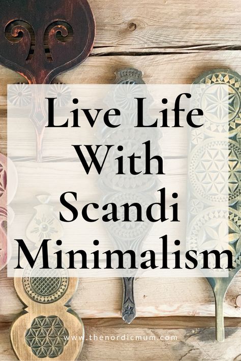 Scandinavian minimalism is all about buying quality, buying little and each object having an impact a practical place in everyday life. Tips for your everyday life #minimalism #scandiminimalism #minimalisticlife Organisation, Home Design Scandinavian, Scandinavian Organization, Swedish Minimalism, Scandinavian Interior Minimalist, Downsizing House, Modern Homemaking, Minimalism Scandinavian, Minimalistic Lifestyle