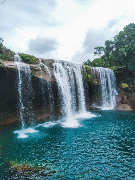 Stunning waterfall with  clear white water in Meghalaya Nature, Shillong, Famous Waterfalls, Scenic Beauty, Nature Trail, Beautiful Waterfalls, Best Places To Travel, Scenic Landscape, Beautiful Places To Visit