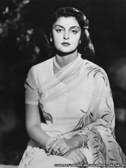 'A portrait of Maharani Gayatri Devi, princess of the Indian princely state of Jaipur, 1945.' 1950s Indian Women, 1950s Indian Fashion, Maharani Gayatri Devi Jewellery, Gayathri Devi, Maharani Gayatri Devi, Indian Prince, Gayatri Devi, Devi Images, Indian Princess