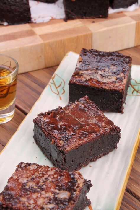 Baking With Bourbon, Bourbon Dessert Recipes, Whiskey Brownies, Bourbon Fudge, Bourbon Dessert, Bourbon Brownies, Boozy Baking, Boozy Cupcakes, Bourbon Recipes