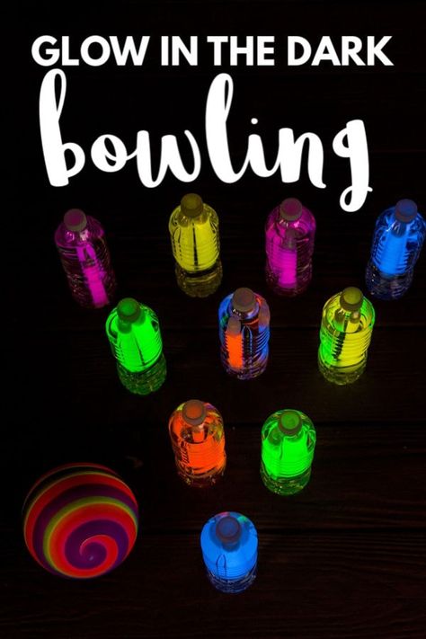 Make your own glow in the dark bowling game using glow sticks and water bottles! Super fun for summer, but also great as an indoor game. #glowinthedark #bowling #summeractivities #kidscrafts #craftsbyamanda Glow Stick In Balloon, Glow In Dark Balloons, Fun Glow In The Dark Games, Neon Preschool Activities, Glow Day Classroom Games, Ideas For Glow In The Dark Parties, Glow In The Dark Game Ideas, Glow Party Activities For Kids, Glow In Dark Games