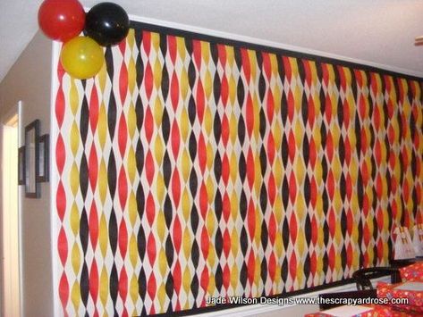 Balloons And Streamers, Streamer Party Decorations, Mickey Mouse Bday, Fiesta Mickey Mouse, Mickey Mouse Clubhouse Birthday Party, Mickey Mouse Clubhouse Party, Mickey Mouse Clubhouse Birthday, Mickey Mouse Birthday Party, Party Deco